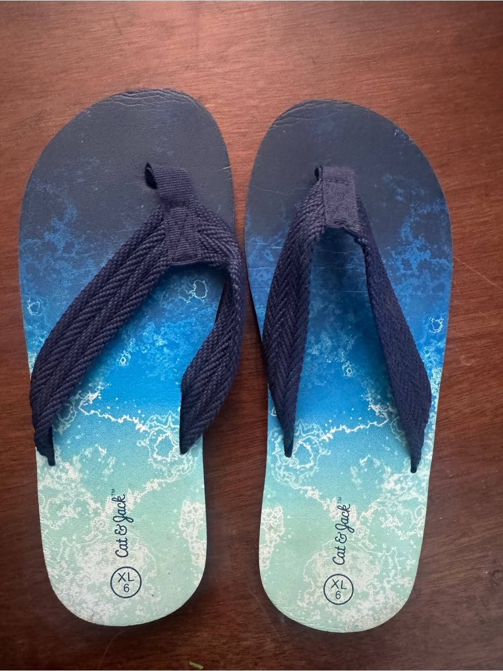 Cat & Jack Kids' Blue Ombre Beach Flip Flops